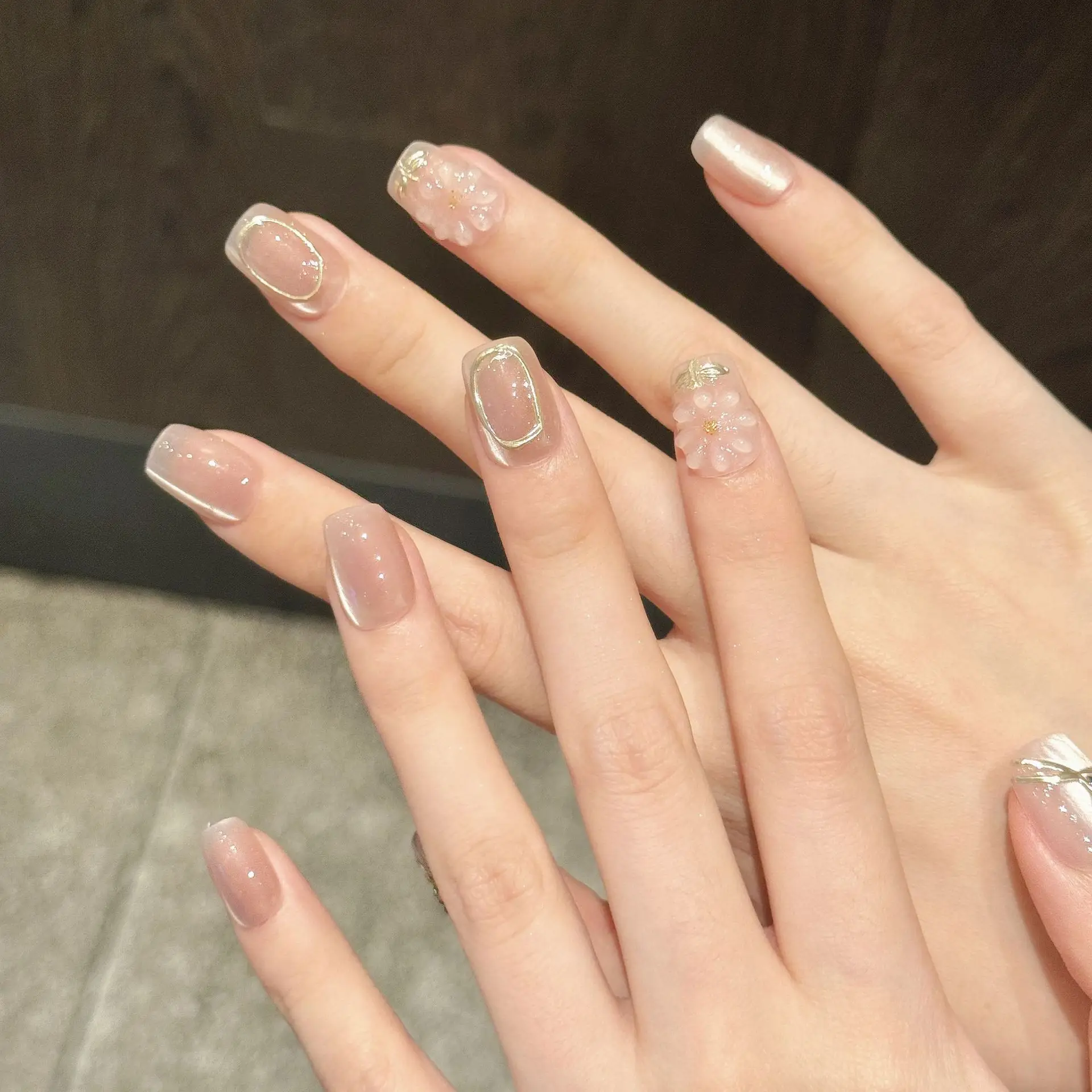 10pcs Gentle Nude Pink Handmade Fake Nails Stereo Ice Flower Gold Foil Designs Press On Nails Short Square Head Charm False Nail