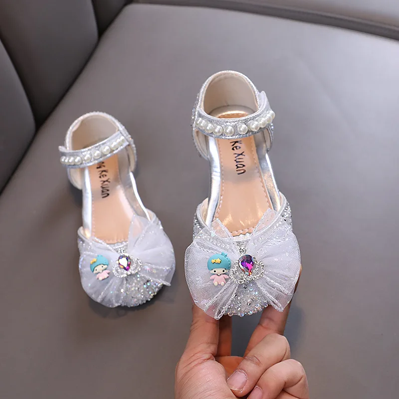 Sandália plana com coroa e gravata borboleta para meninas, sapatos princesa, festa de casamento causal, balé infantil, moda infantil, doce, novo, verão