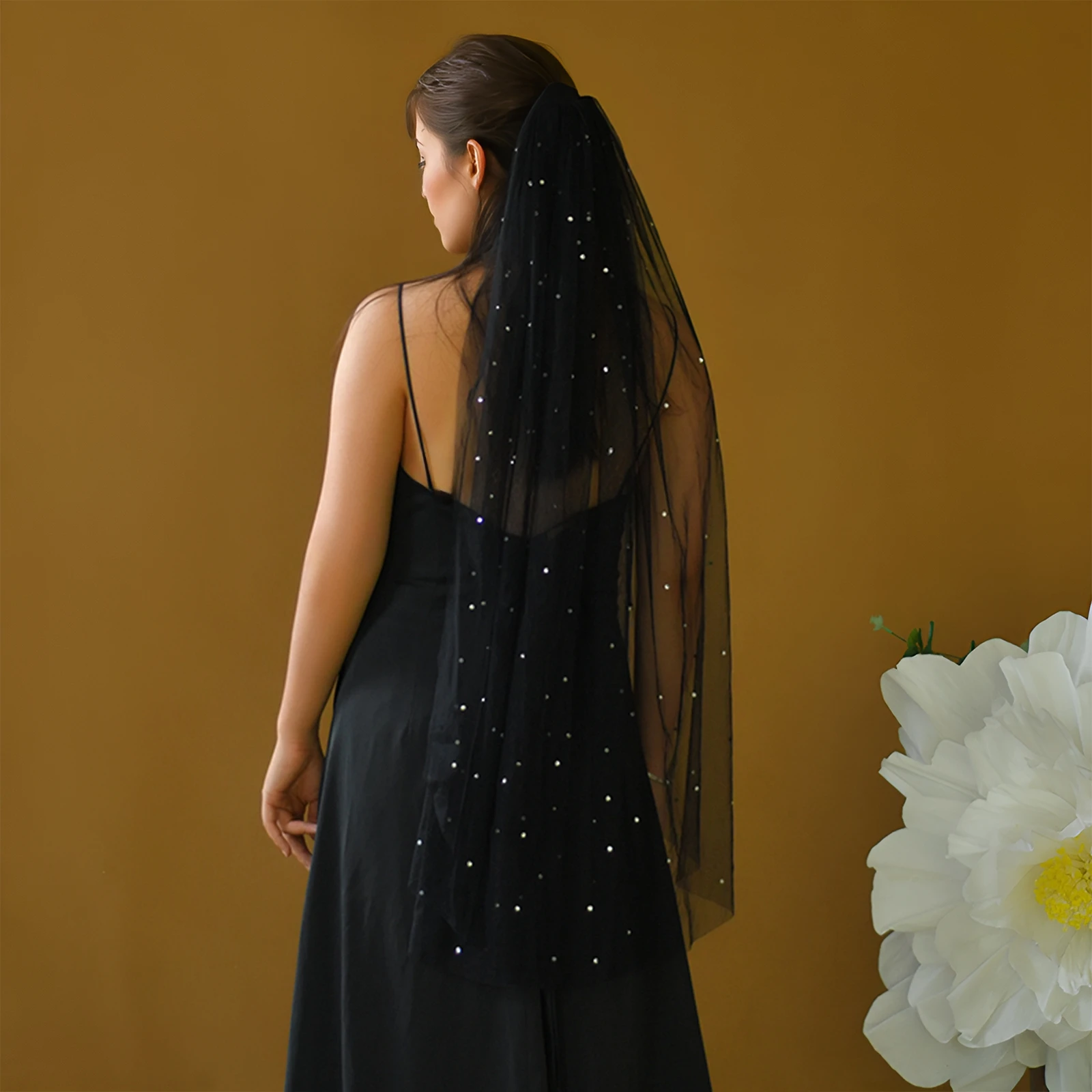 Bridal Veil Fingertip Length Black Rhinestone Sequins Twinkling Starlight Veil Outdoor Wedding Accessories Customizable M127