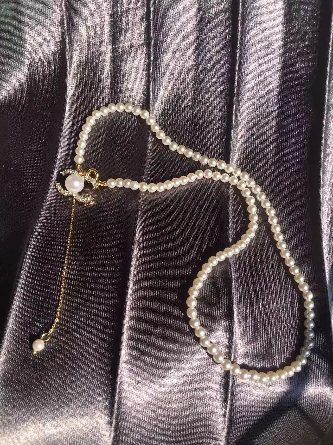 

Роскошное дизайнерское жемчужное ожерелье, модное и универсальное украшение, ювелирный аксессуар, высококачественное ожерелье.