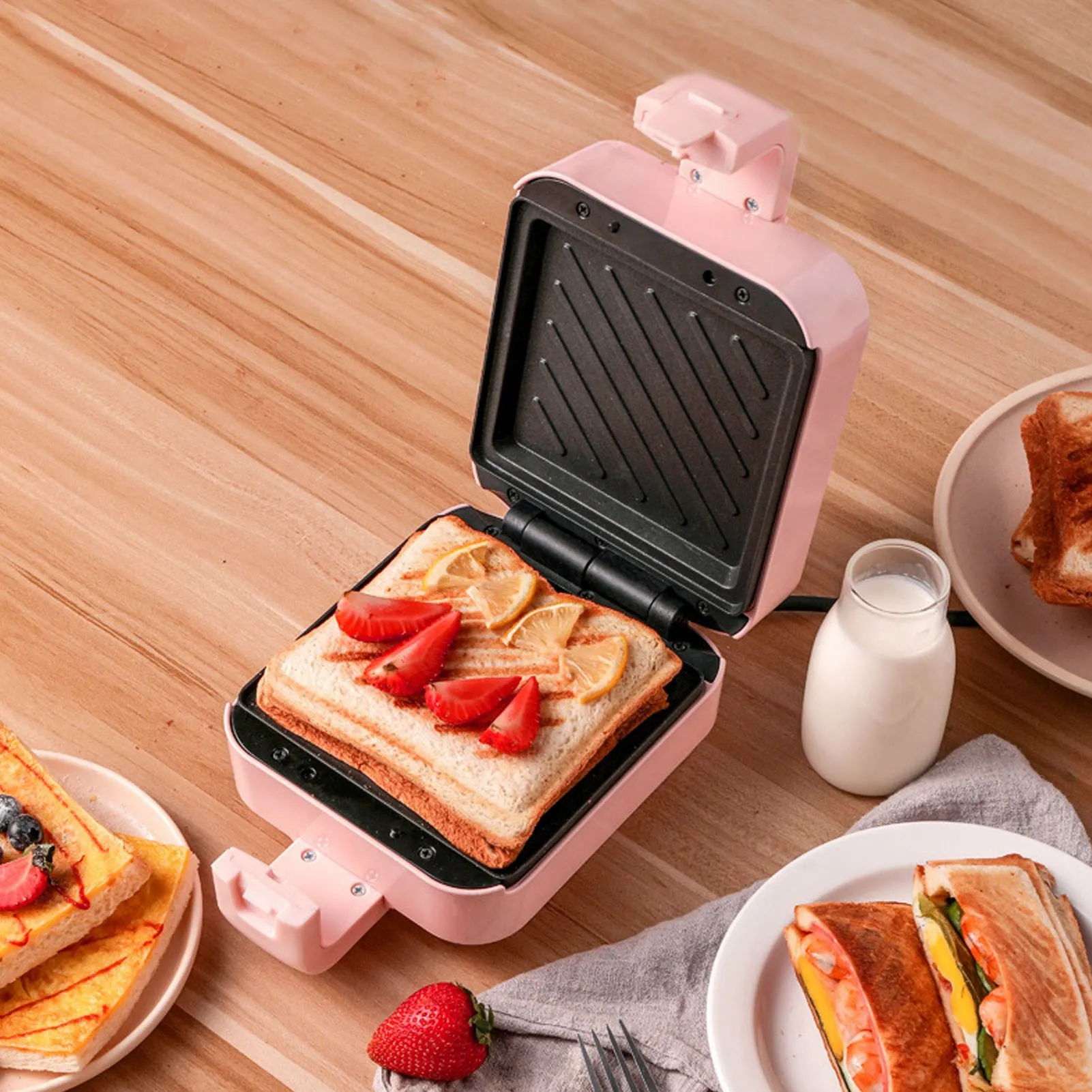 

Mini Sandwich Toaster 650W Portable Waffle Maker Electric Panini Maker AU Plug 220V for Dorms Apartments Sandwich Toaster