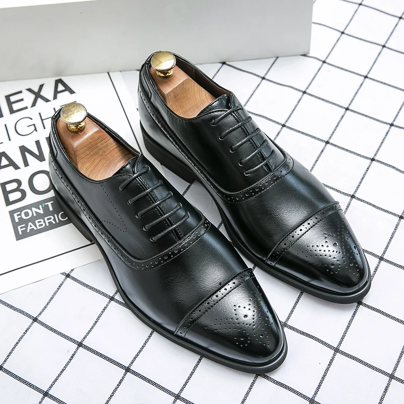Oxfords Men Shoes Red Sole Fashion Business Casual Party Banquet Daily Retro Carved Lace-up Brogue Dress Shoes