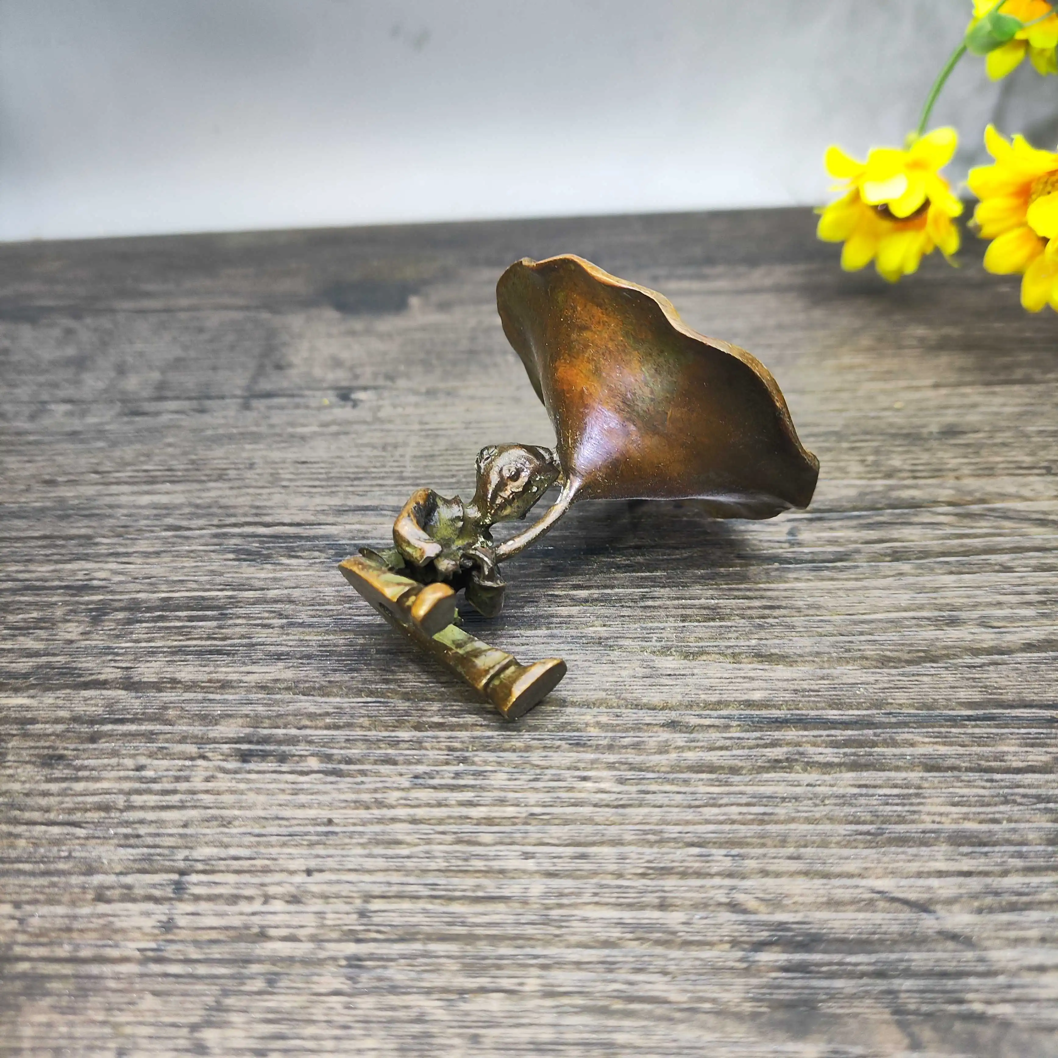Retro micro-engraved lotus leaf child scented tray for tabletop small decorative item for home landscaping and decoration