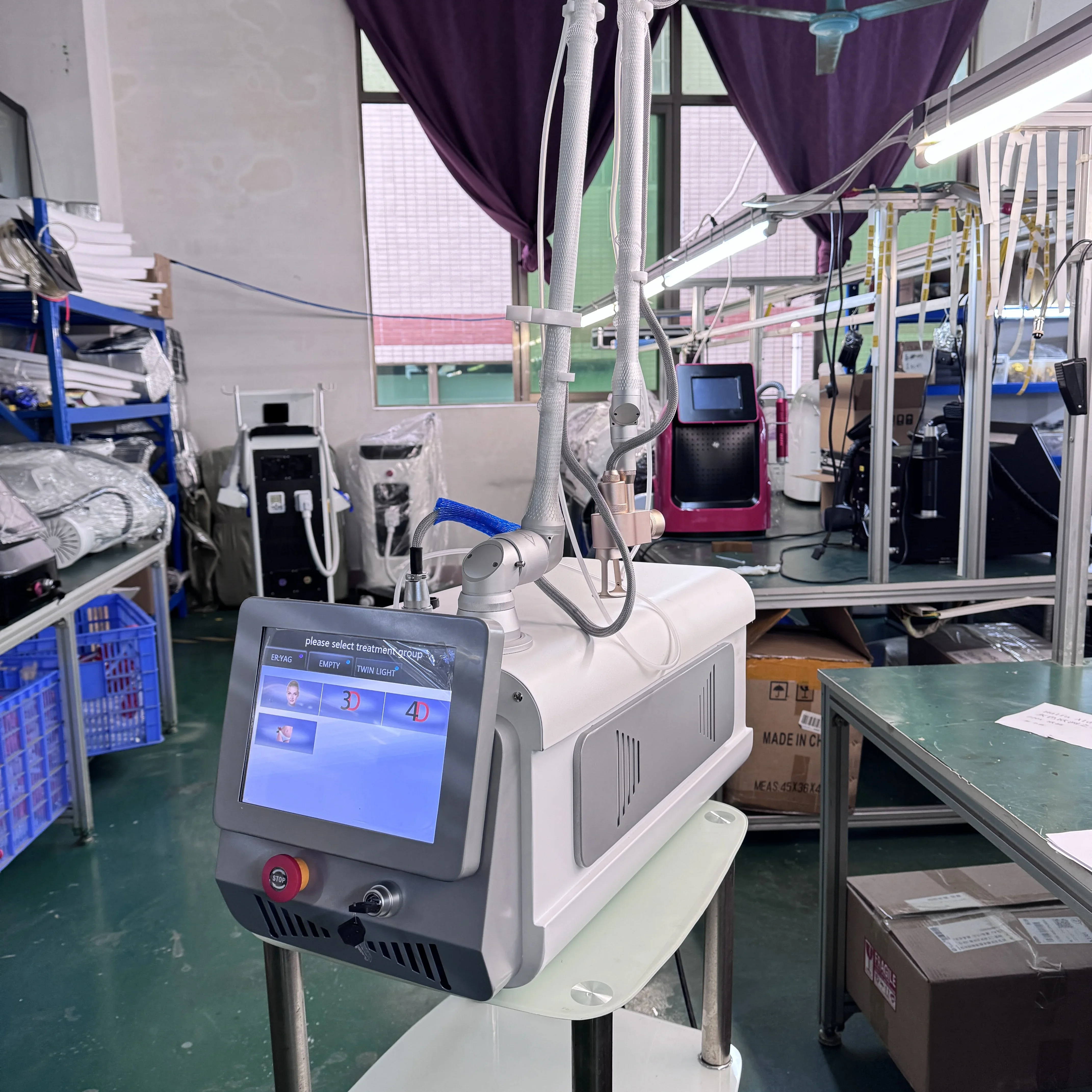 إزالة الندبات الكسورية Co2 المحمولة غير المؤلمة لتجديد شباب مزيل التجاعيد وإزالة الصباغ