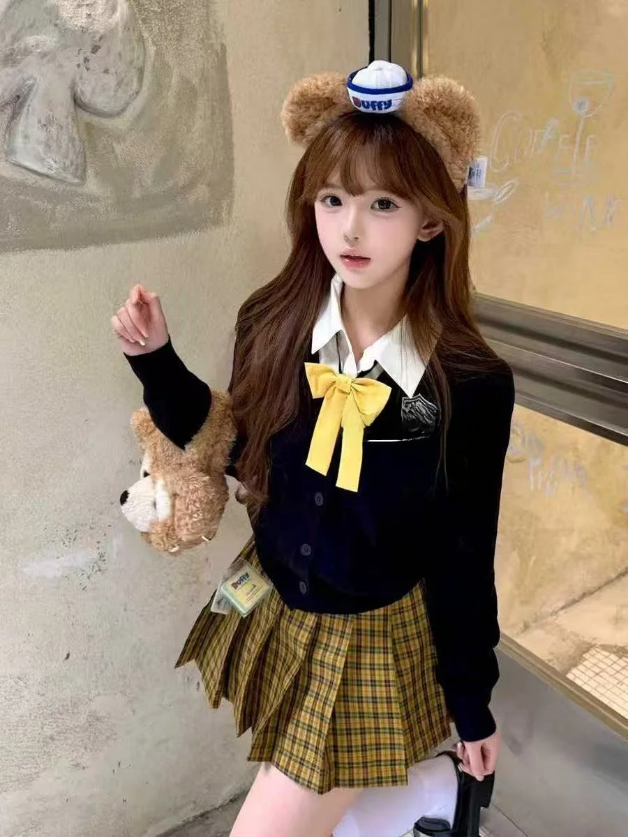 

Новый весенне-осенний комплект Briti Sle JK orm Set Sweet Spicy Plaid Плиссированная юбка рта Длинный све Открытый кардиган Верхняя одежда Laye...