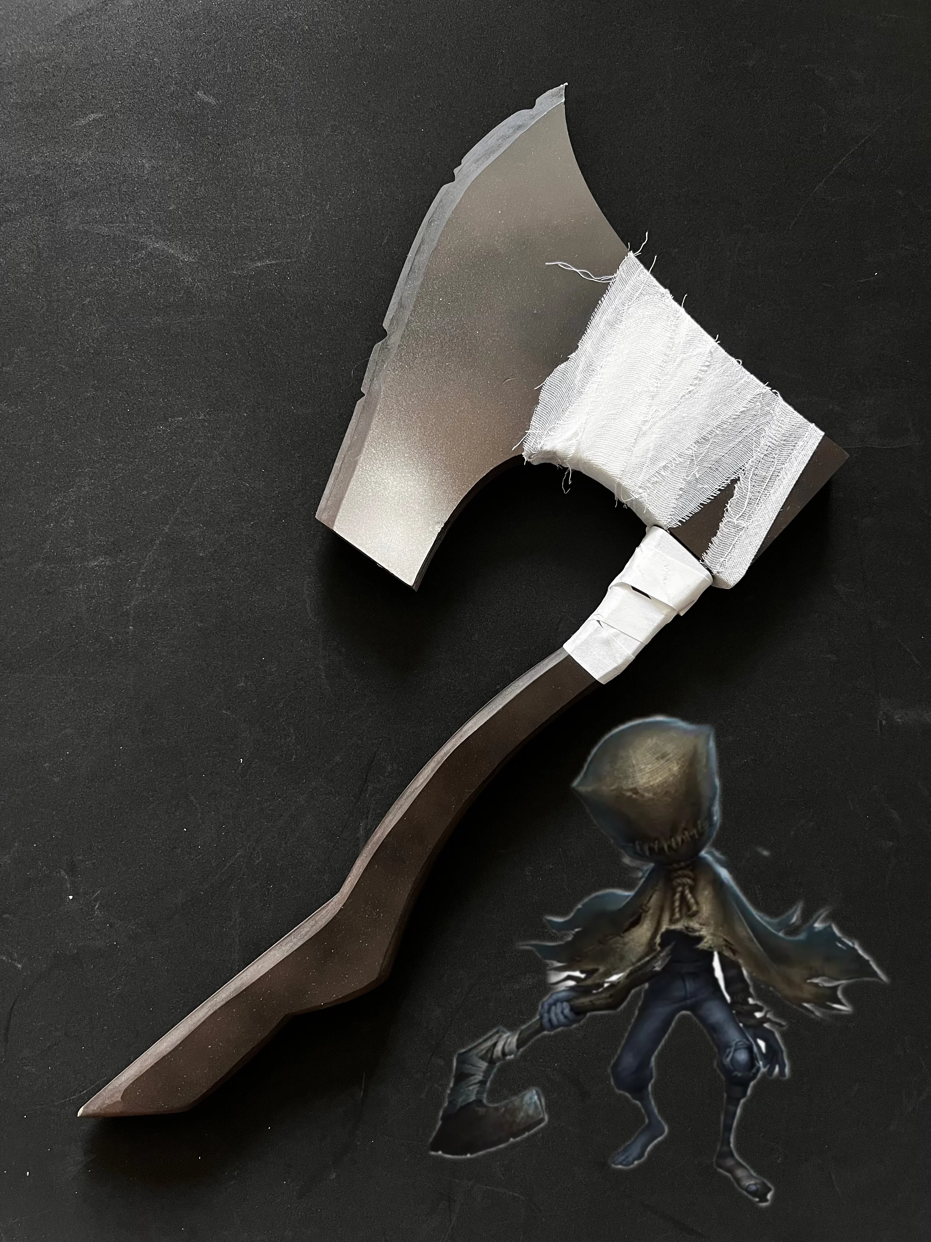 Cosplay Prop Axe - فأس روبى وايت من لعبة Identity