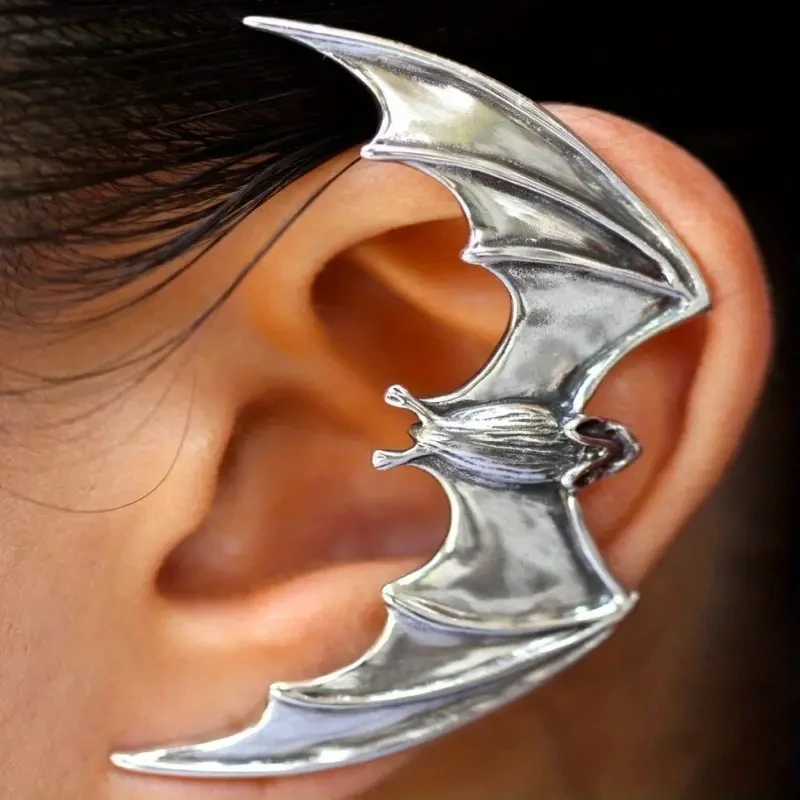 

Exaggerated Bat Design Ear Cuff Retro Bohemian Style Silver Color Jewelry Halloween Earrings for Women Ornaments