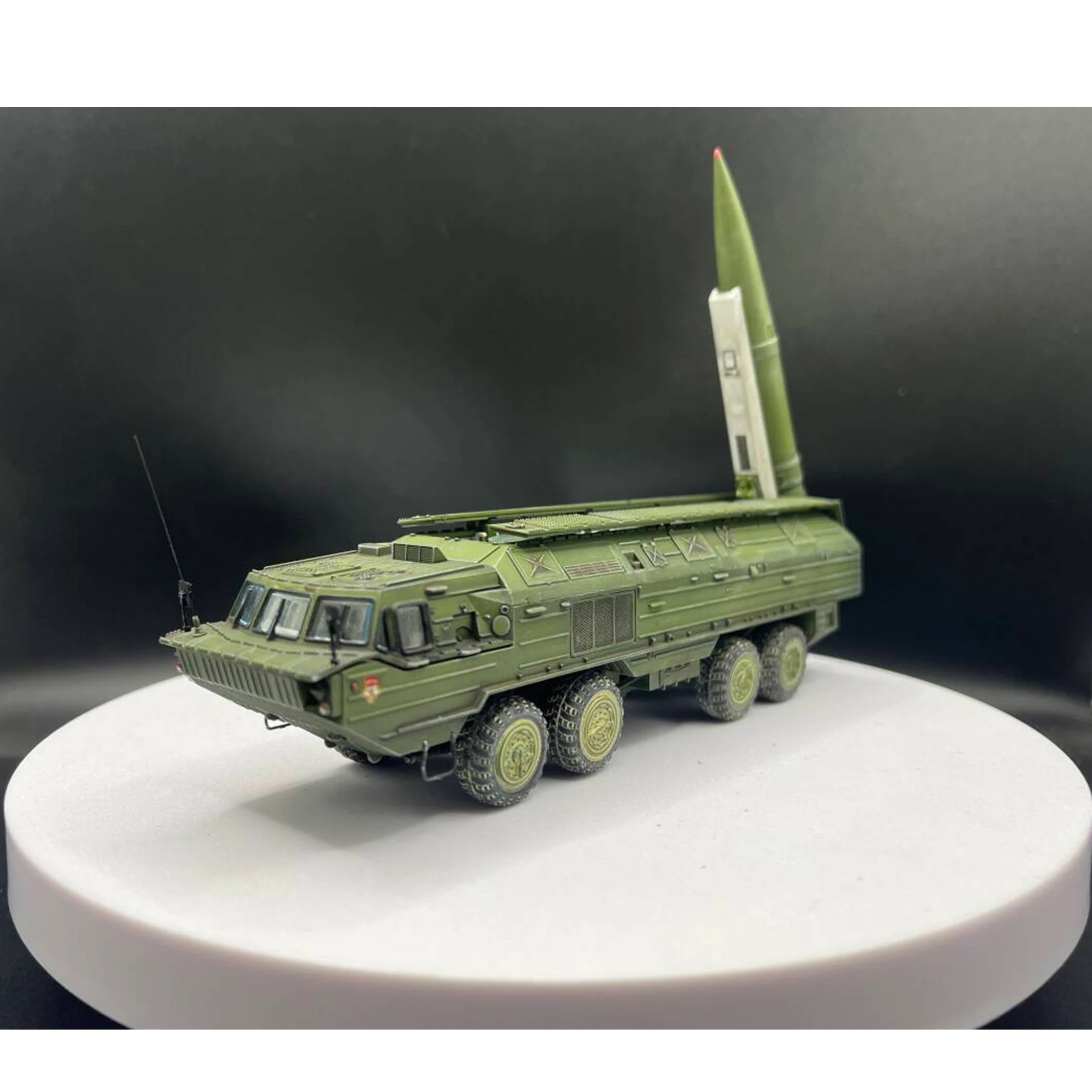 

AM 1:72 советская тактическая ракетная модель грунта SS-23 (камуфляж с закрытым охранником) Готовые украшения модели