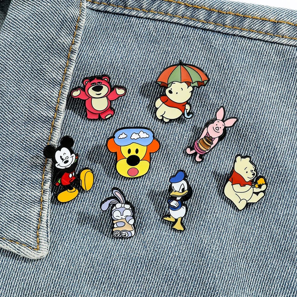 Disney Broschen kreative Cartoon Pooh Ferkel Mickey Donald Ente Metall Pin Abzeichen niedlichen Kinder Urlaub Schmuckstücke Weihnachts geschenk