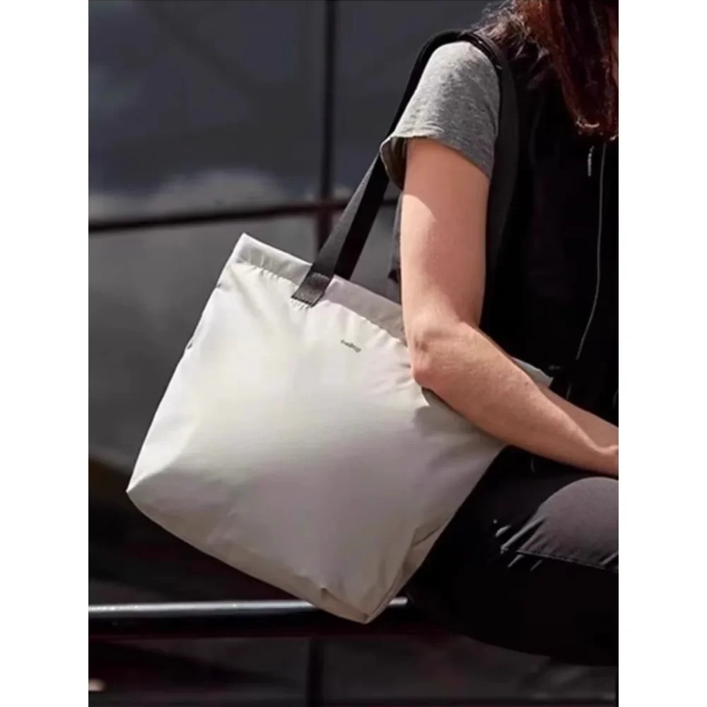 Bellroy Australia Lite Tote 15L Tote Bag Stylish tote shoulder bag for commuting to work