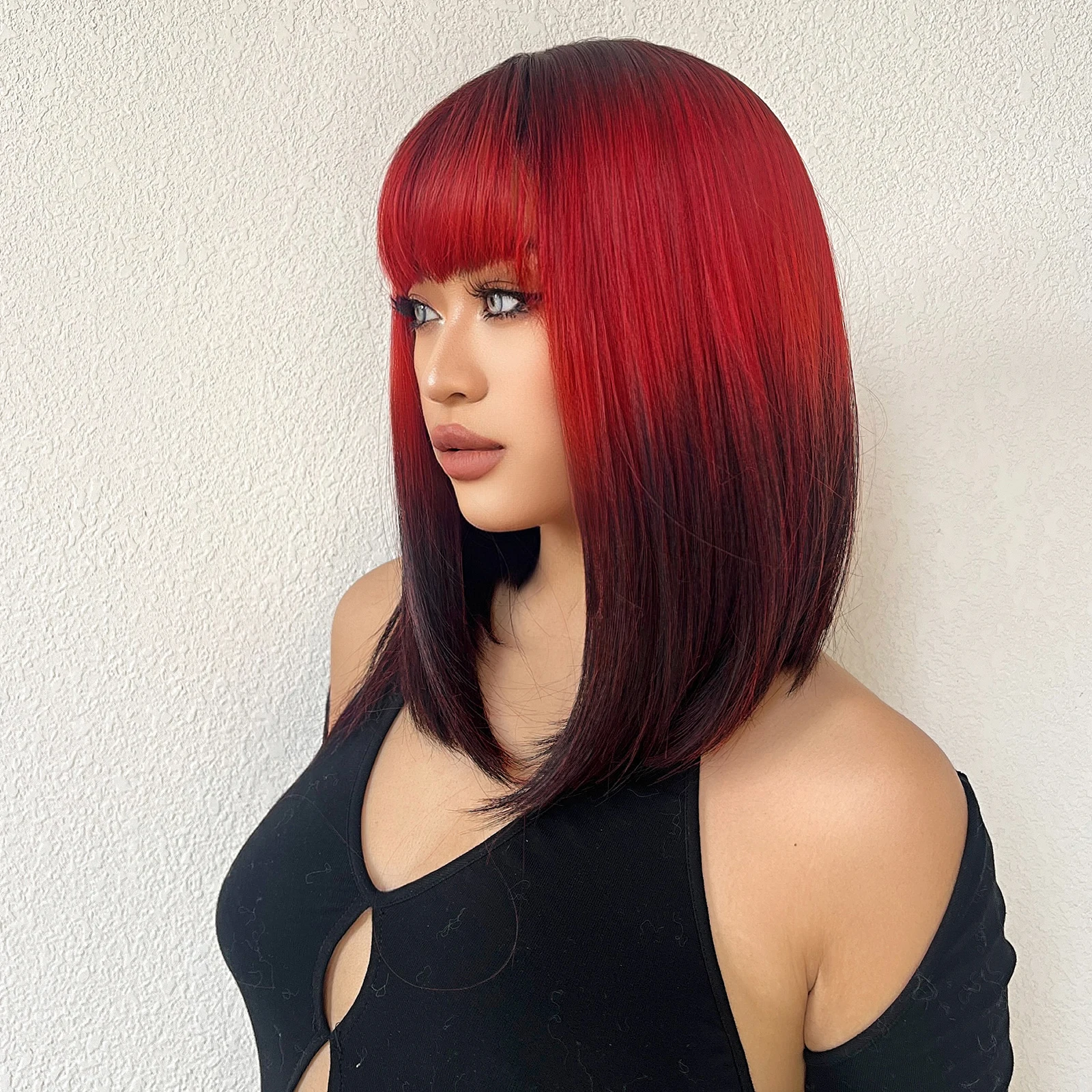 วิกผมสังเคราะห์ตรงยาวปานกลางสีดำไวน์แดงวิกผมพร้อมผมม้าทนความร้อนวิกผมผู้หญิงคอสเพลย์ฮาโลวีน