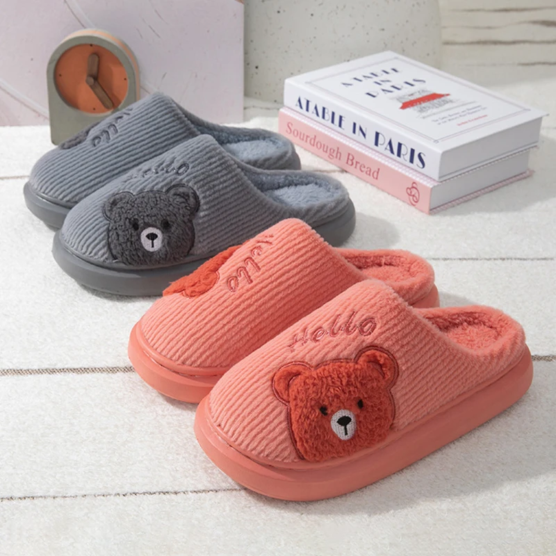 

Зимние пушистые женские домашние тапочки, плюшевые роскошные дизайнерские женские туфли, повседневные шлепанцы на платформе с героями мультфильмов, элегантные домашние шлепанцы на меху
