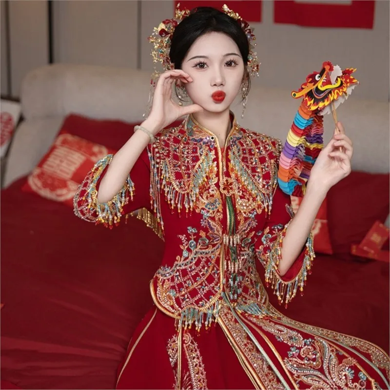 

The wedding dress of dragon and phoenix for toasting stand-up collar made acetic acid fabric new Chinese style