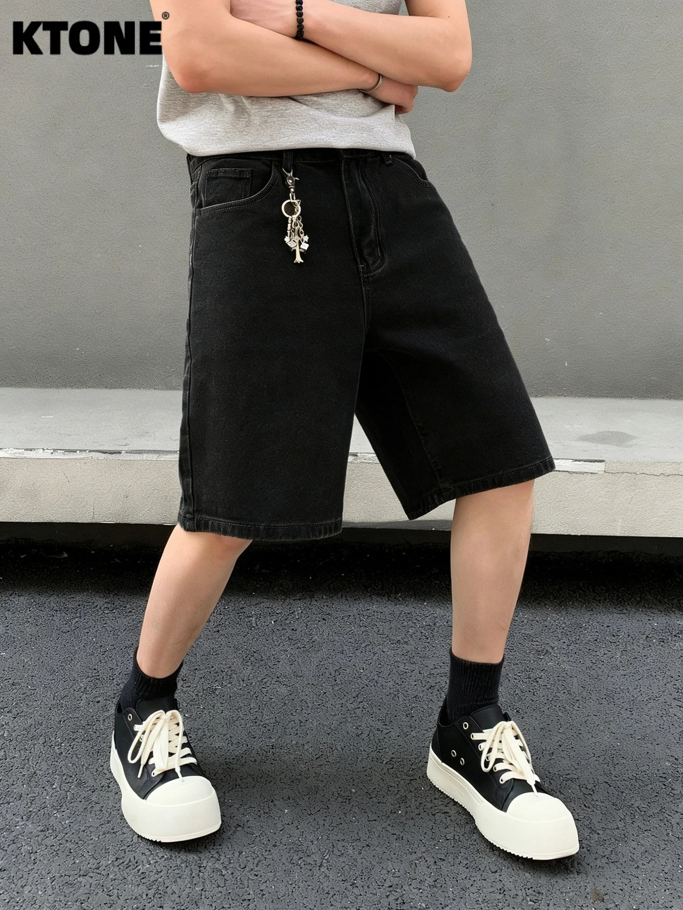

Street style black non stretch denim jorts men loose fit solid color casual daily comfortable short pants
