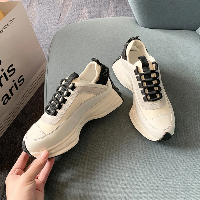 

Xiaoxiangfeng dad shoes women's ins tide 2025 new muffin thick sole heightening small waist sports shoes