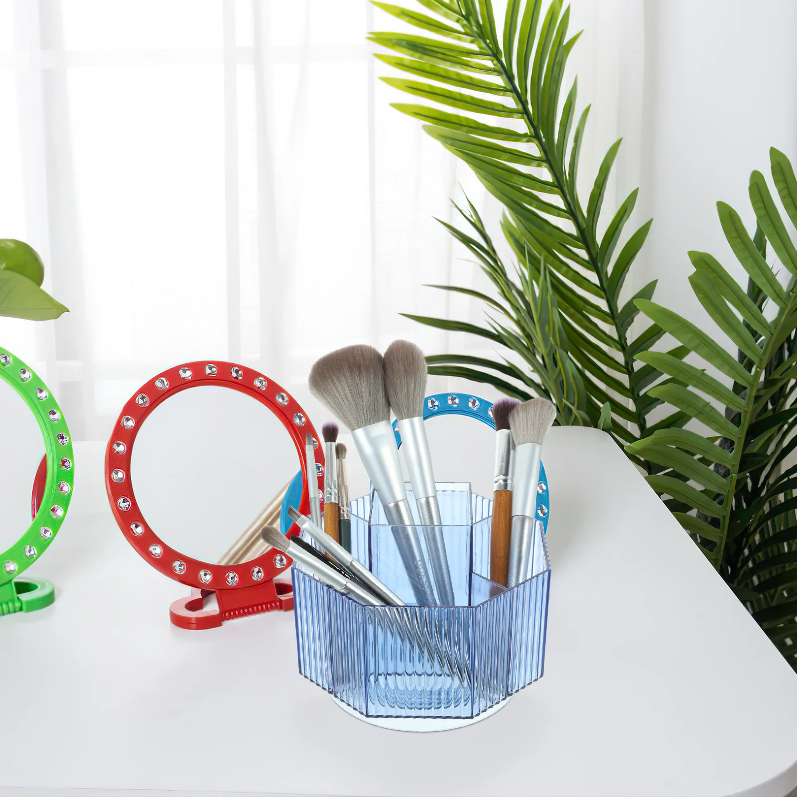 حامل فرشاة للمكياج 360 درجة منظم سطح المكتب البلاستيكي لعلامة حامل قلم منظم أقلام أقلام رصاص كوب تخزين مستحضرات التجميل