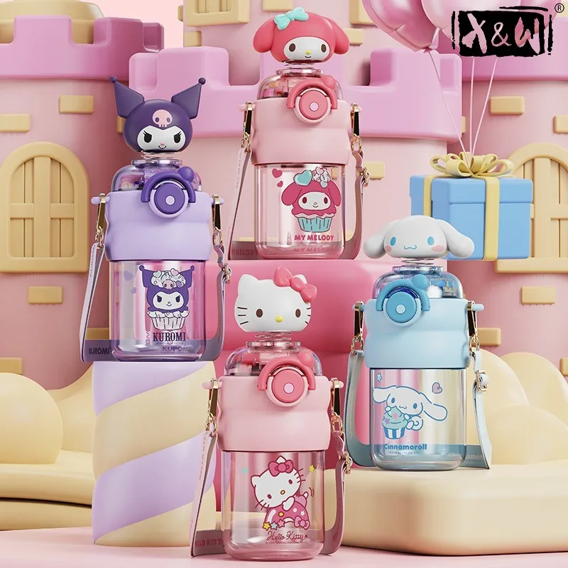X&W Sanrio Shake-up Puppe Space Cup 600ml Wasserflasche für Kinder Plastikbecher mit Strohhalm und Deckel Büro-Wasserflasche Doppelbecher