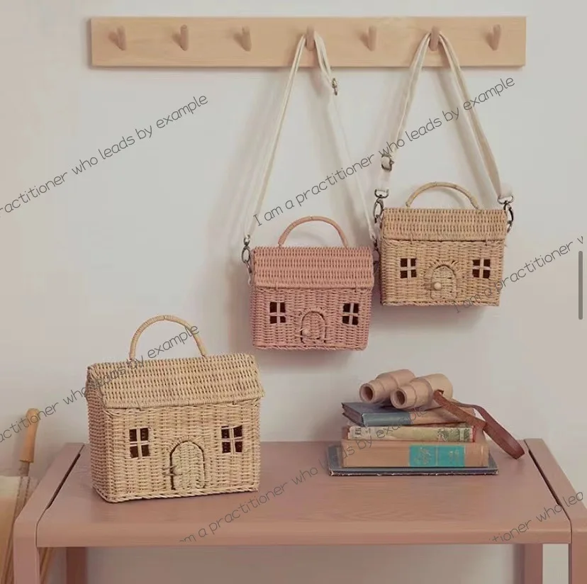 Purely hand-woven small house messenger bag, handbag storage basket, children's photography ornament