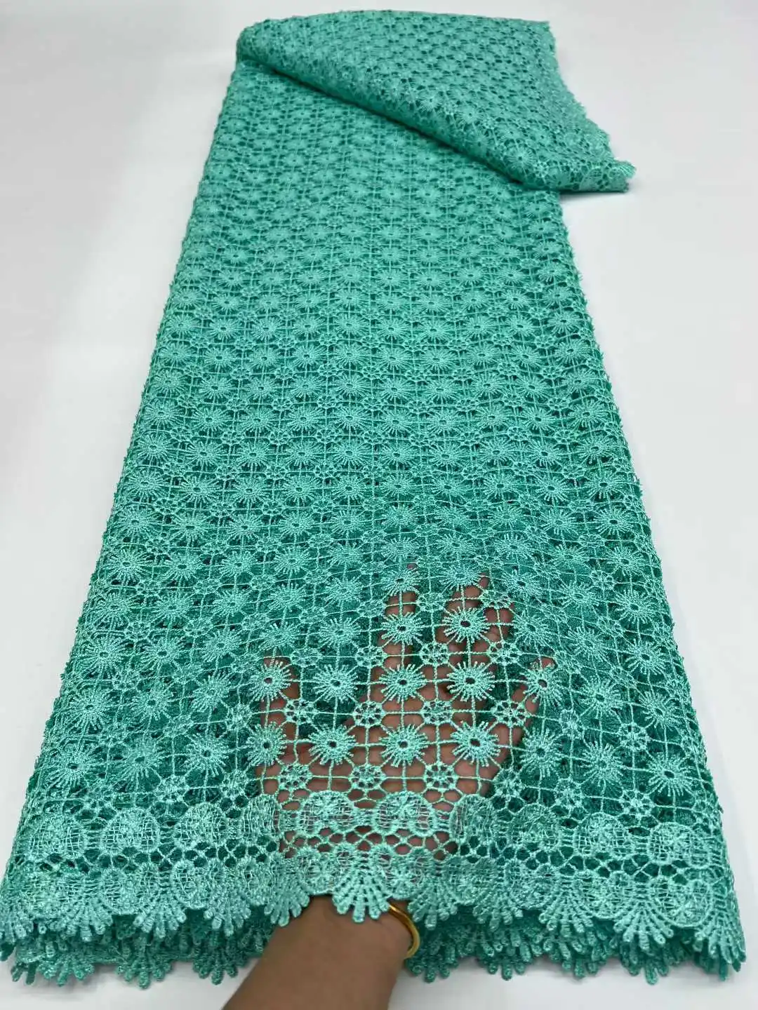 

Роскошное африканское водорастворимое кружево 5 ярдов с гипюровым шнуром, кружево 2025 года, новейшее нигерийское кружево из молочного шелка для женщин, вечернее платье