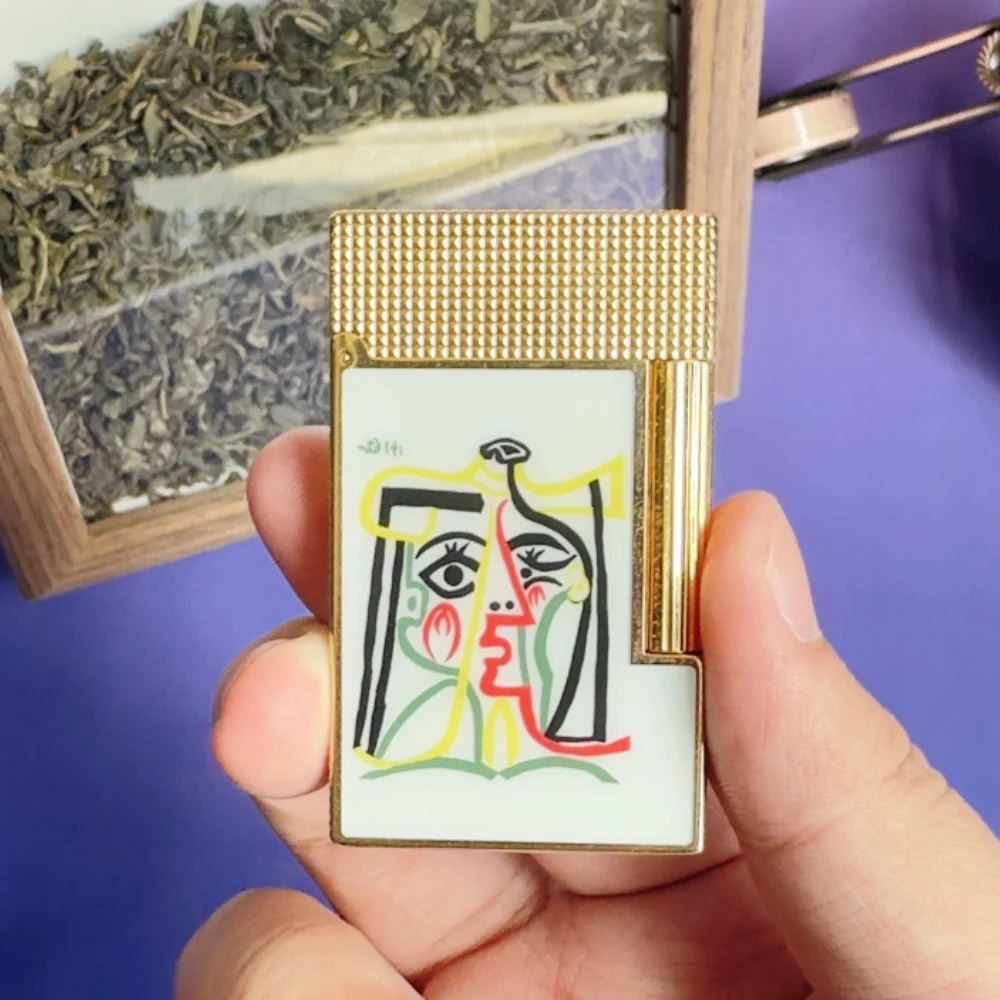 

Luxury brand customized lighter, straw hat design, men's gift, inflatable, comes with a set of customized accessories.