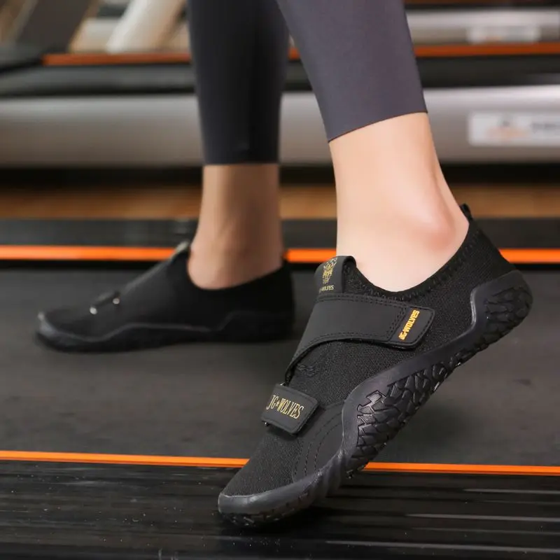 

Hot Sale Weight Lifting Shoes Unisex Indoor Men Squat Hard Pull Shoe Hard-Wearing Weight Shoes Men Low Ankle Squat Shoe Cou