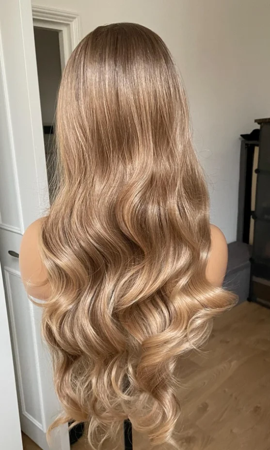 Peluca con malla frontal sintética ondulada para mujer, pelo largo rubio miel con reflejos, pelucas superiores de encaje, Cosplay de Futura, uso diario en liquidación