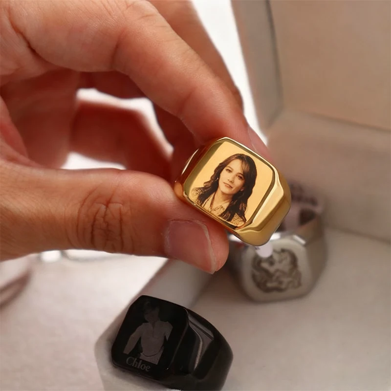 

Мужские кольца на заказ с гравировкой фото, штамп с логотипом, модное золото 18 мм, ювелирные изделия из нержавеющей стали, широкое кольцо для мужчин, аксессуары для вечеринок