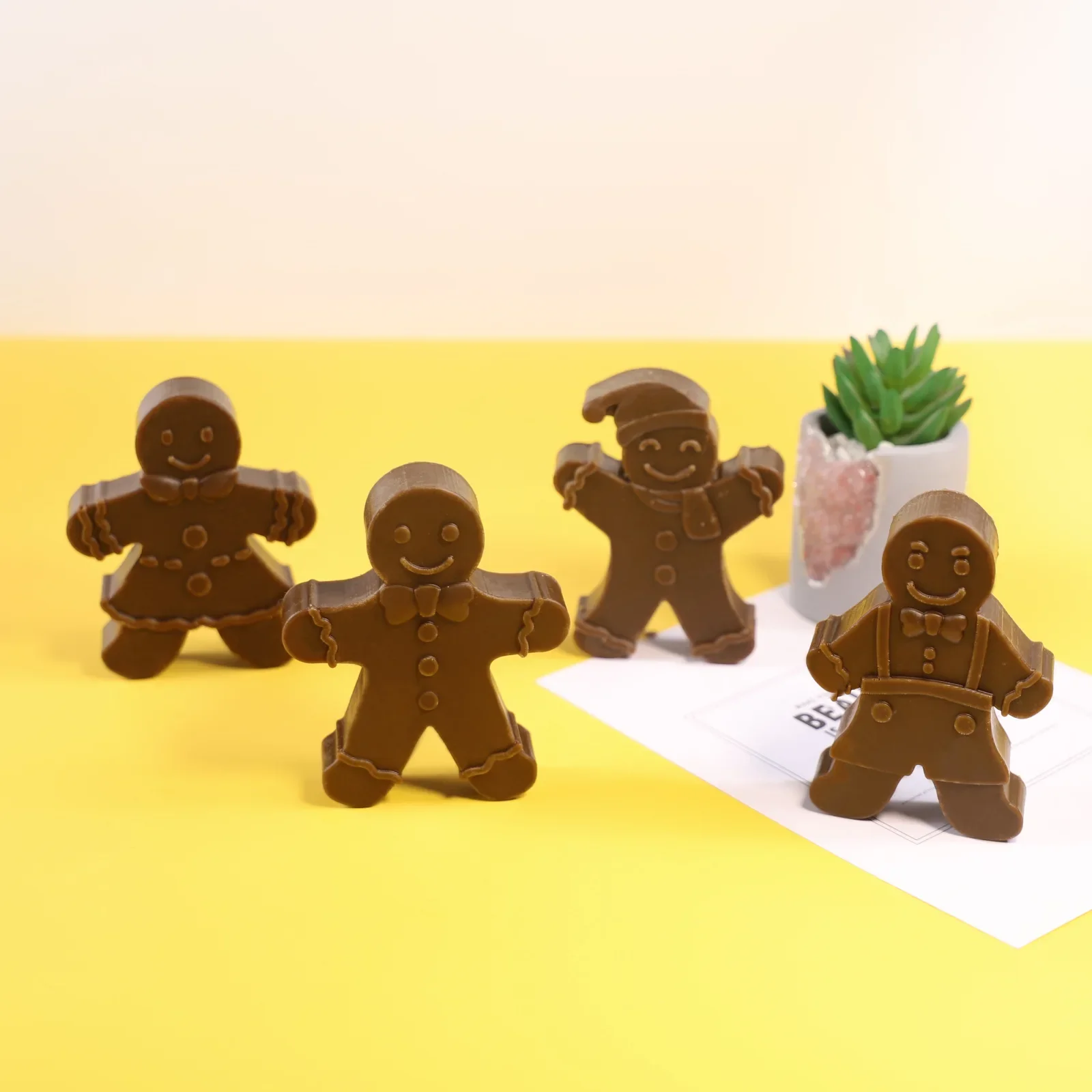 

Cartoon Cute Gingerbread Man Mold DIY Aromatherapy Candles Home Decorations Christmas Decorative Gifts Silicone Molds