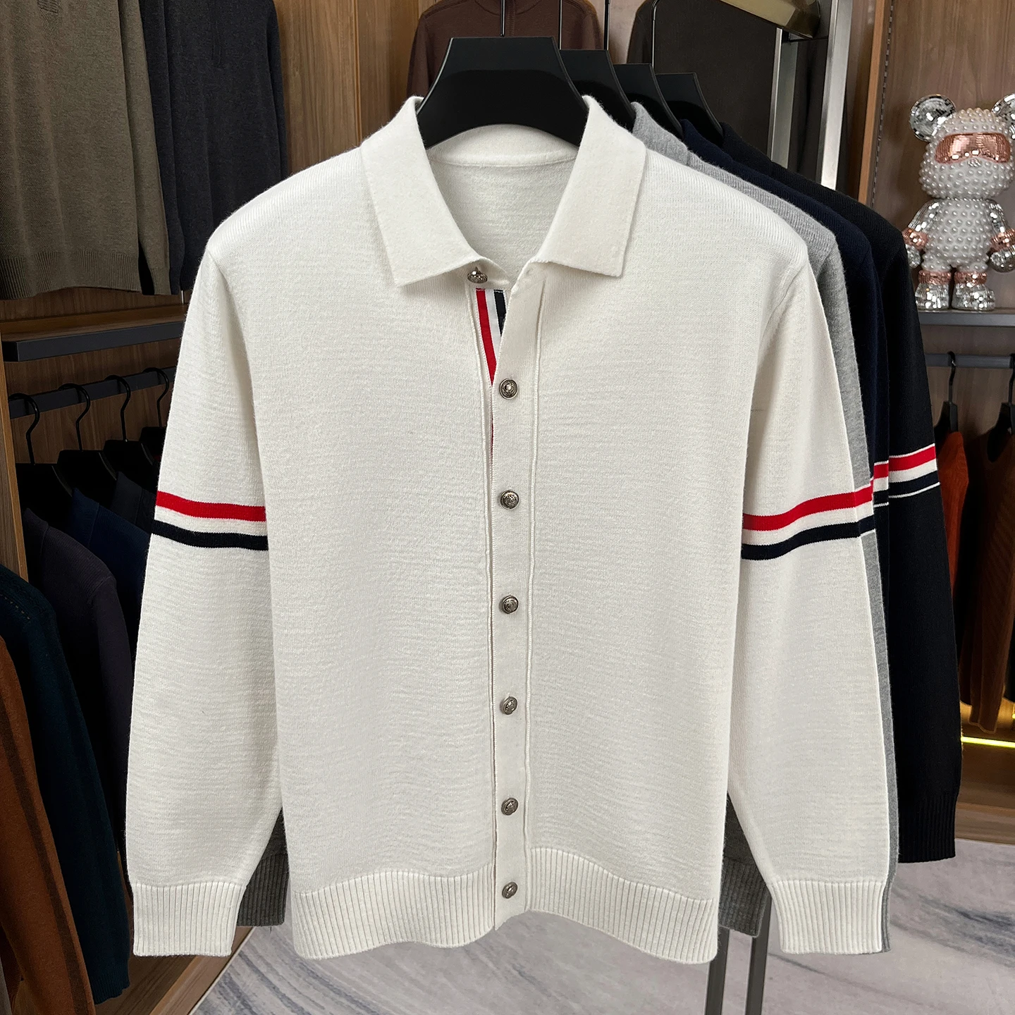 Designer Marke Strickjacke Männer Frühjahr Herbst Neue Trends Farbfarbige Streifen Design Open Shirt Koreanische Freizeit Warm-Halt-Pullover Jacke – Detail 4