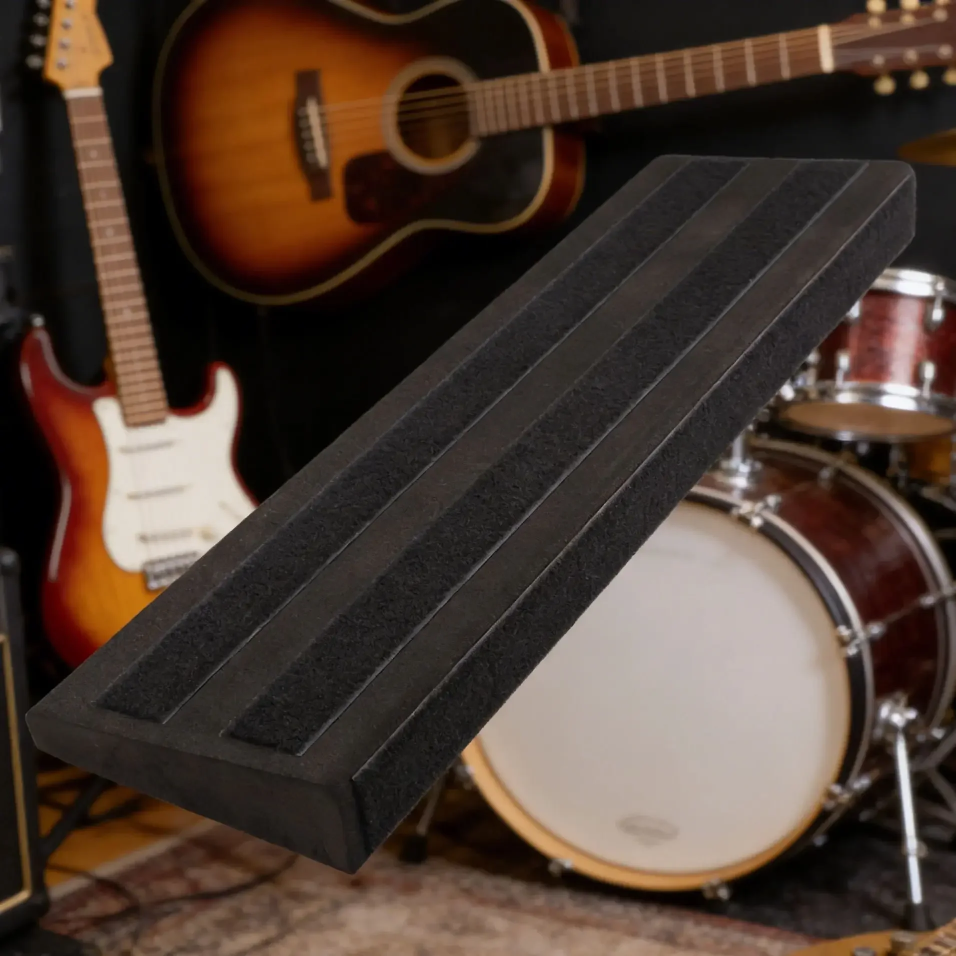 Lightweight EVA Guitar Pedalboard with Layered Design to Avoid Rear Pedal Activation and Central Cable Management for Tidy Setup