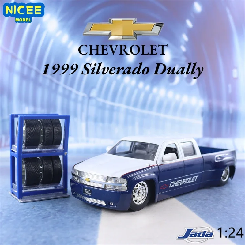 1:24 1999 Chevrolet Silverado Dually High Simulation Diecast Car Metal Alloy Model Car decoration display collection gifts J341