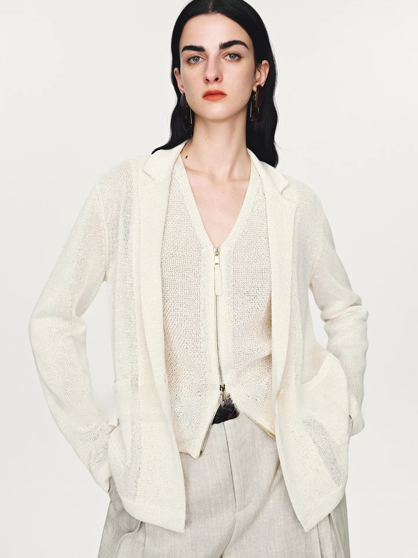 

Eco-Friendly Paper Yarn Suit Set RoseLingLing Fashion Essentialism Embroidered Vest Breathable Cotton Long Sleeve V-Neck Zipp...