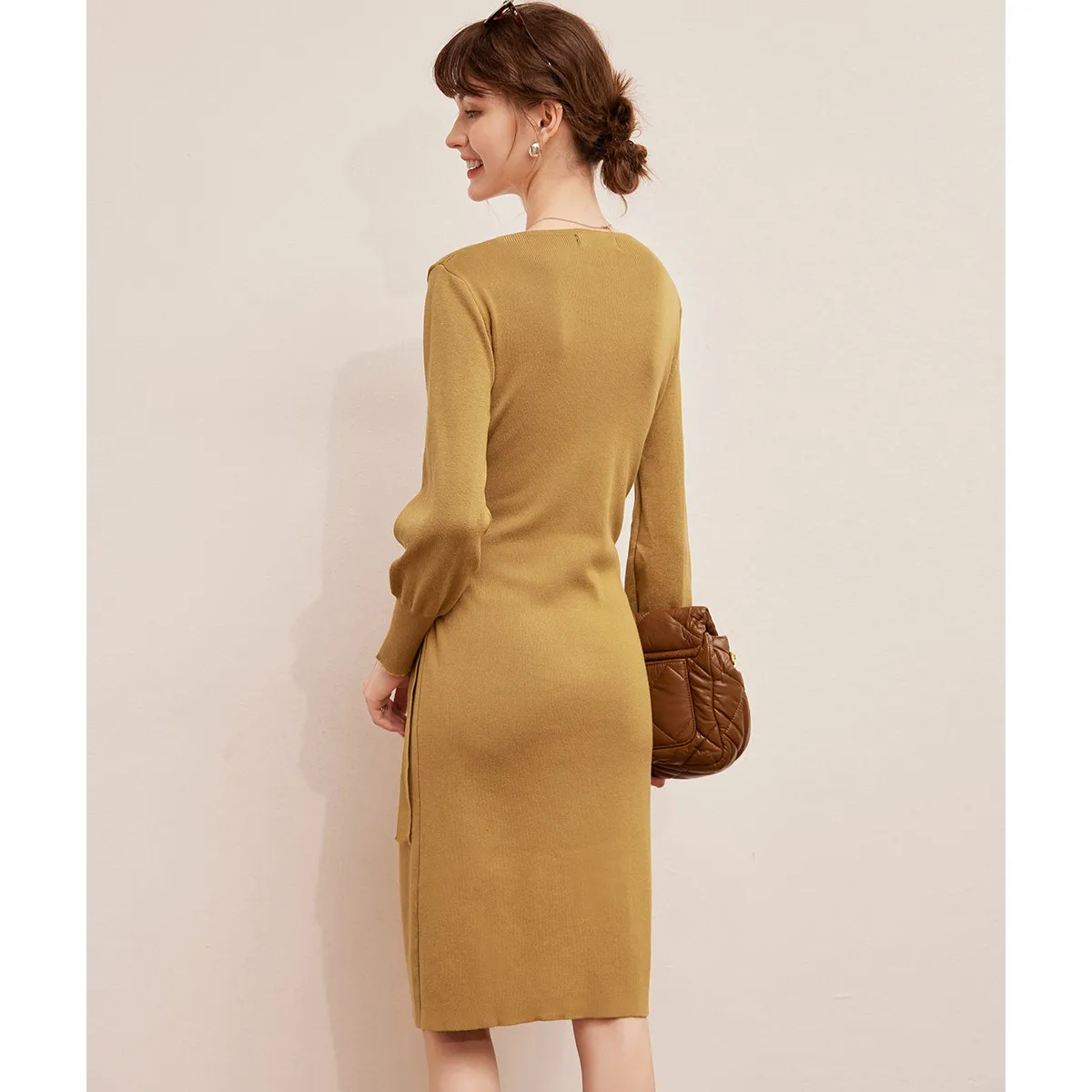 Louis yao 2025 primavera outono design de renda com decote em v com micro elástico fino ajuste manga longa vestido feminino