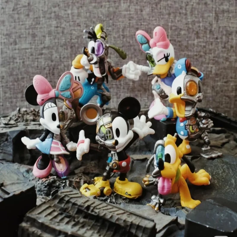 

Authentic Mickey Mouse and Friends Semi Mechanical Series Mysterious Blind Box Handmade Model Trendy Toy Gift Ornament