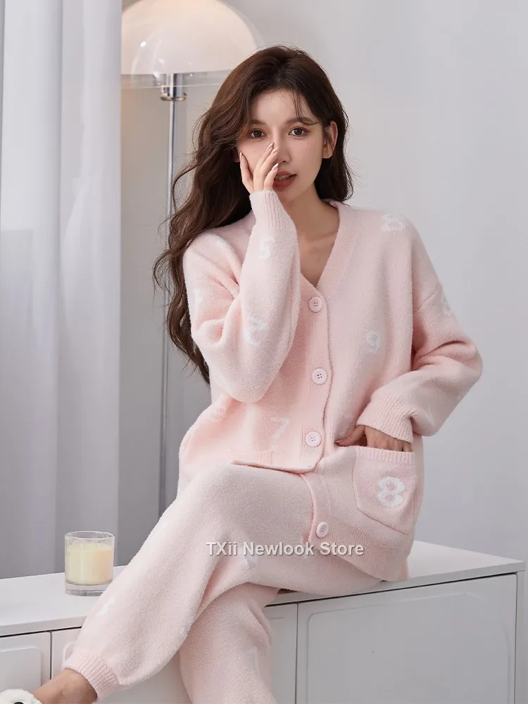 Winter women's pajamas with extra thick  fluffy imitation mink fabric, cozy half-side velvet home wear set with coral fleece.