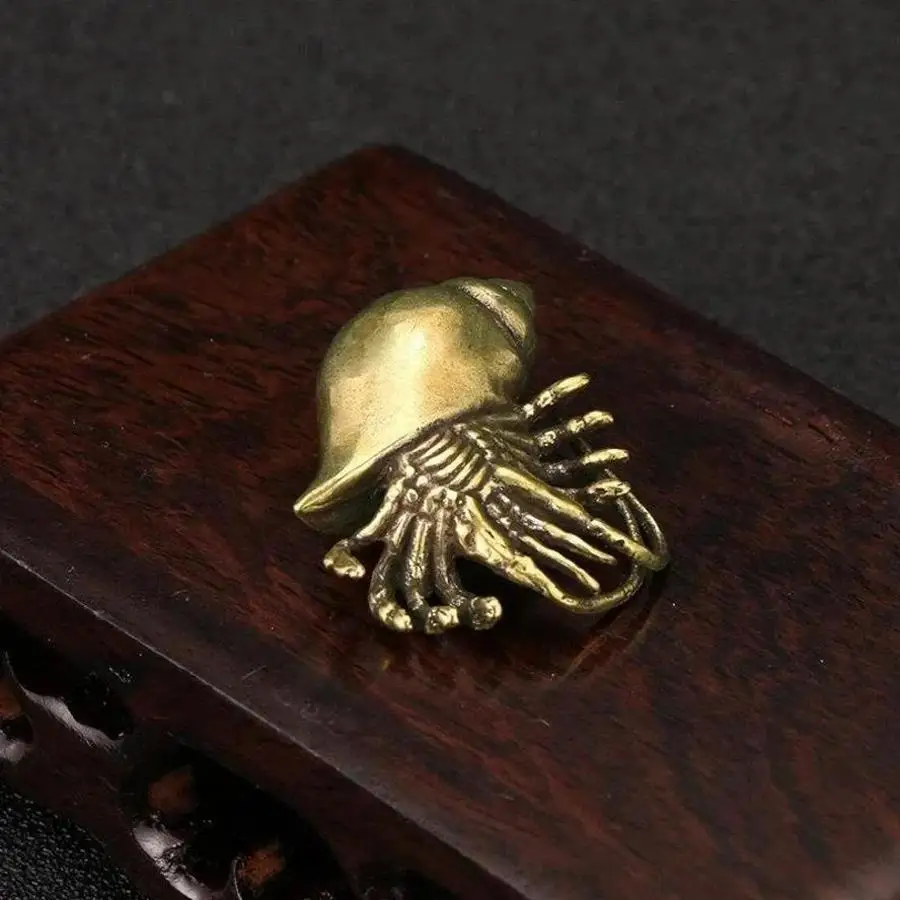 1 Pcs New Vintage Solid Brass Hermit Crab Figurine Handmade Mini Sea Animal Statue Desktop Ornament Office Home Decor Gift