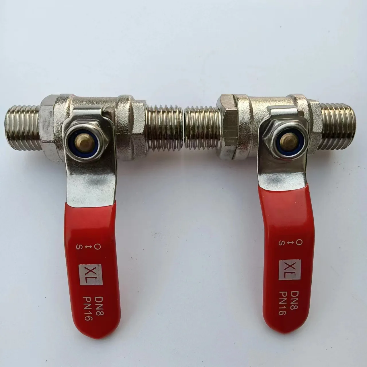 

Подходит для сельскохозяйственных опрыскивателей: шаровой кран, переключатель подачи воды, насадка для распыления, двойной внешний плунжерный насос.