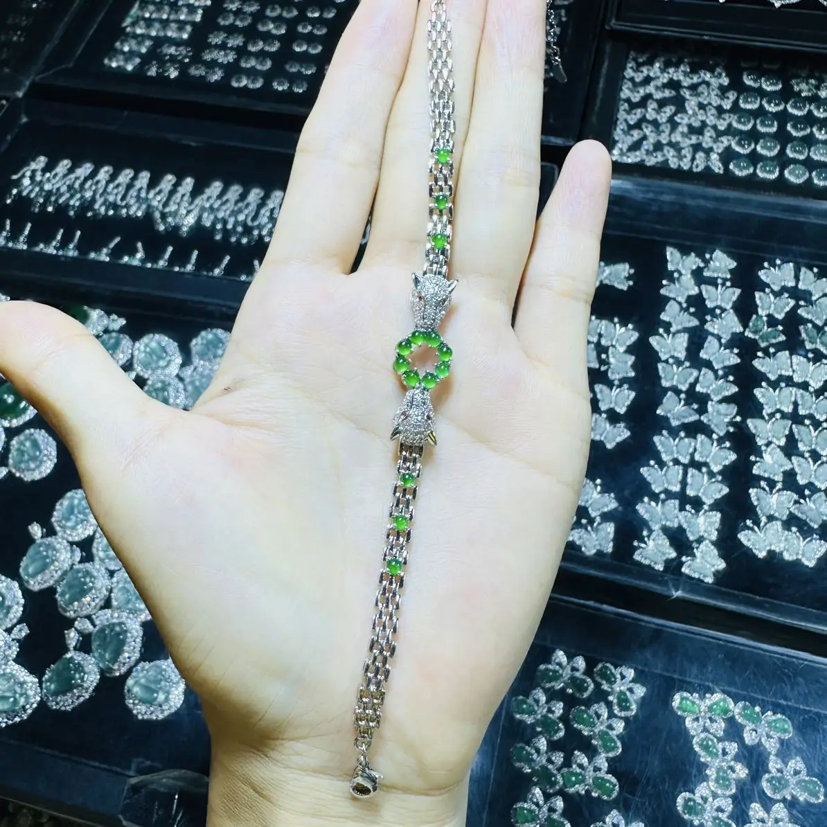 

Natural A jadeite ice yang green leopard head bracelet (choose one of the best in diversity)
