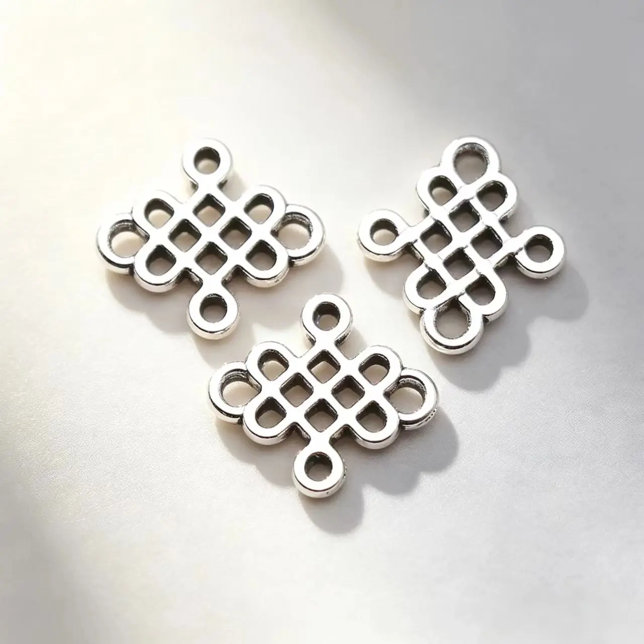 40Pcs 13*12mm Hollow Out Chinese Knot Charms Pendant Vintage Jewelry Making Findings Connector for DIY Necklace Bracelet Craft