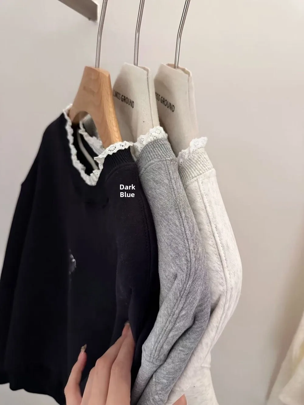 ゆったりとしたカジュアルなラウンドネックのスウェットシャツ、レディースファッション、オールマッチ、レタープリント、ロングスリーブ、レギュラー丈、秋冬新作...