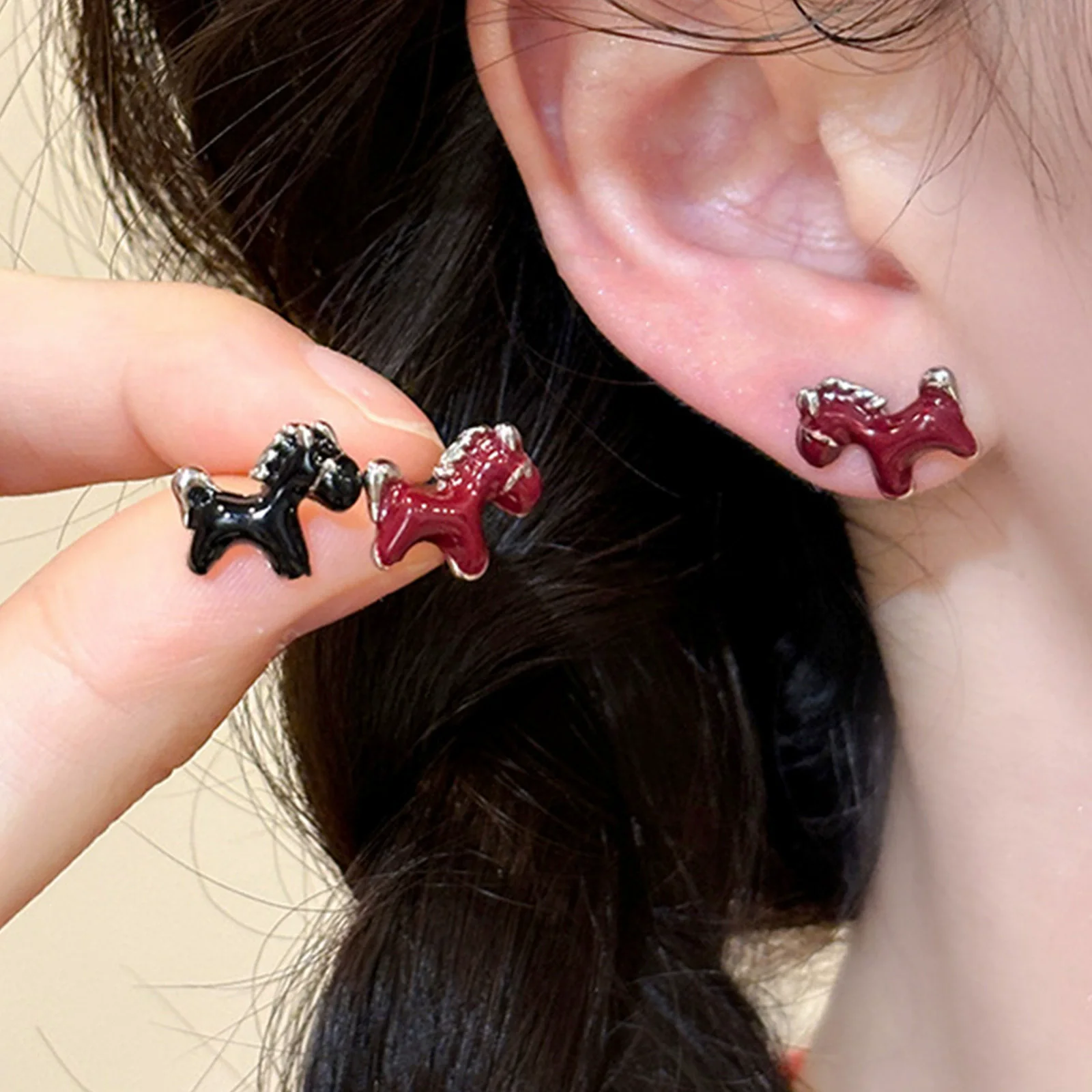 Kshmir Black Red Enamel Cartoon Animal Colt Horse Statement Metallic Stud Earrings for Women Girl Exquisite Fashion Jewelry