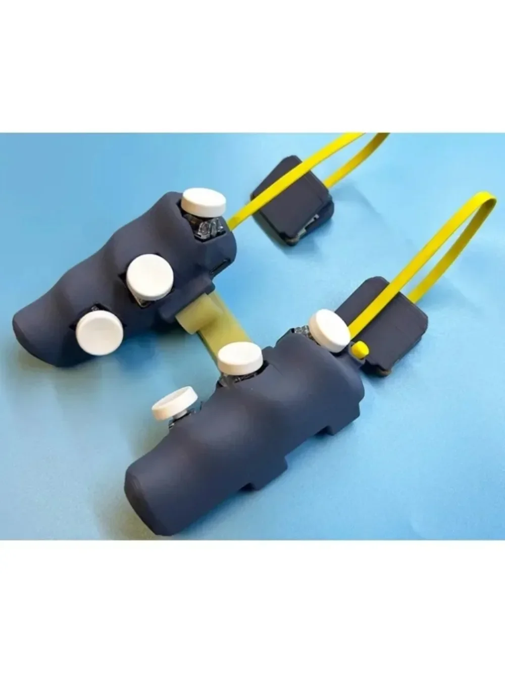 

Connect the point and shoot the gamepad button with six fingers, eight fingers and ten fingers.
