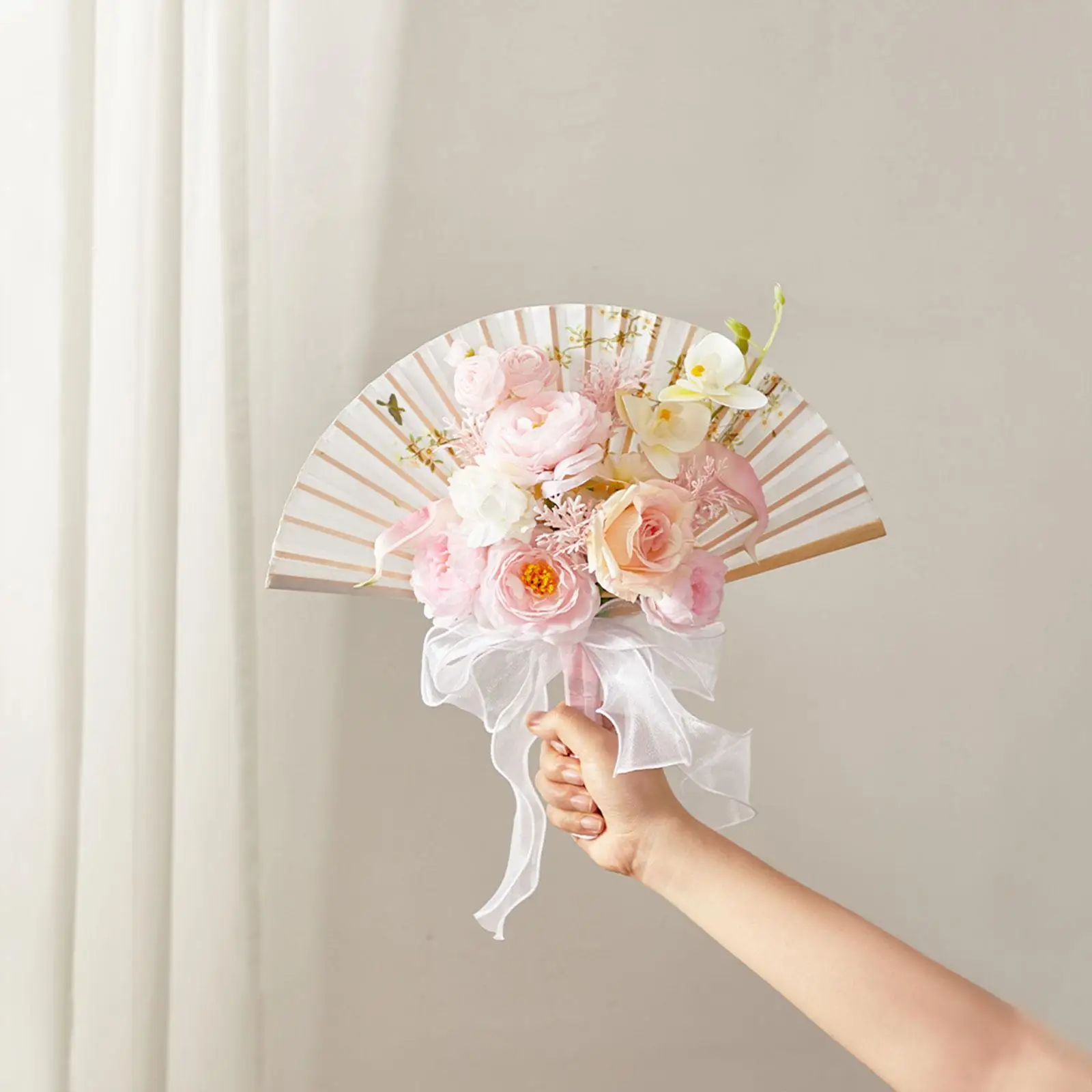 Artificial Flower Wedding Bouquet with Fan Shape for Bride Hand Held Ceremony Decor