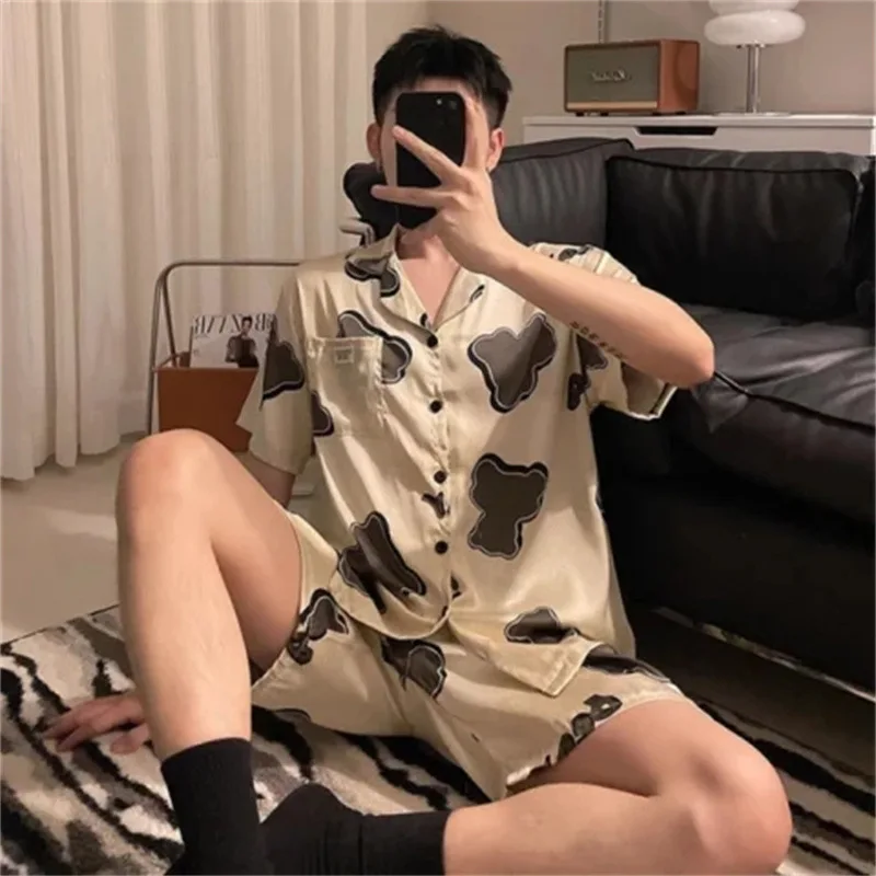 3XL Große Größe Sommer Nachtwäsche Männer Gedruckt Seidige Satin Pyjamas Kurzarm Shorts Hause Kleidung Koreanische Loungewear Oberbekleidung