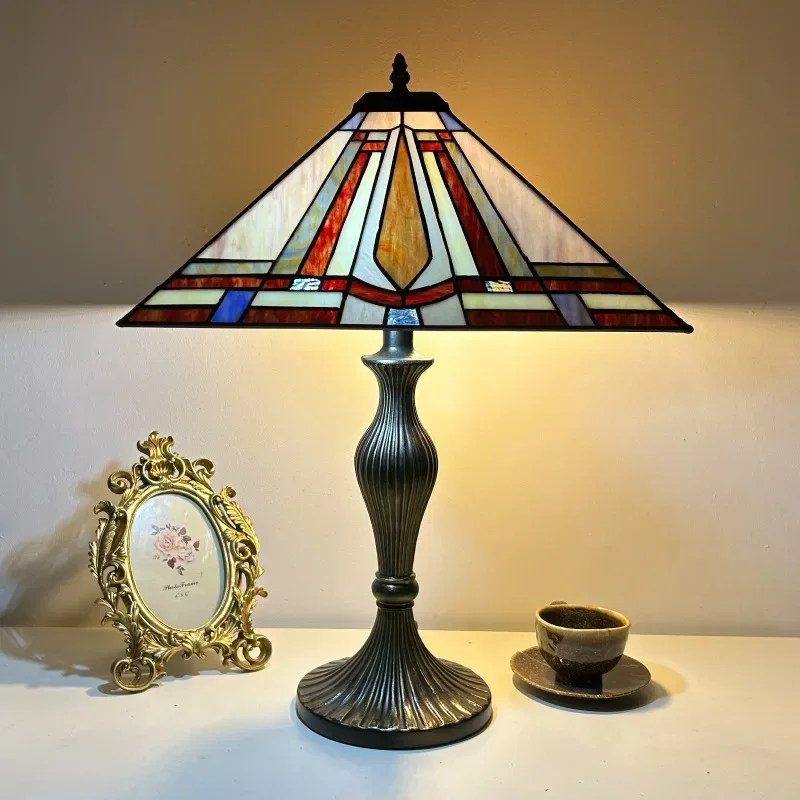 Europejski retro abażur szklany, dekoracja do salonu, sypialni, gabinetu, mała lampka biurkowa