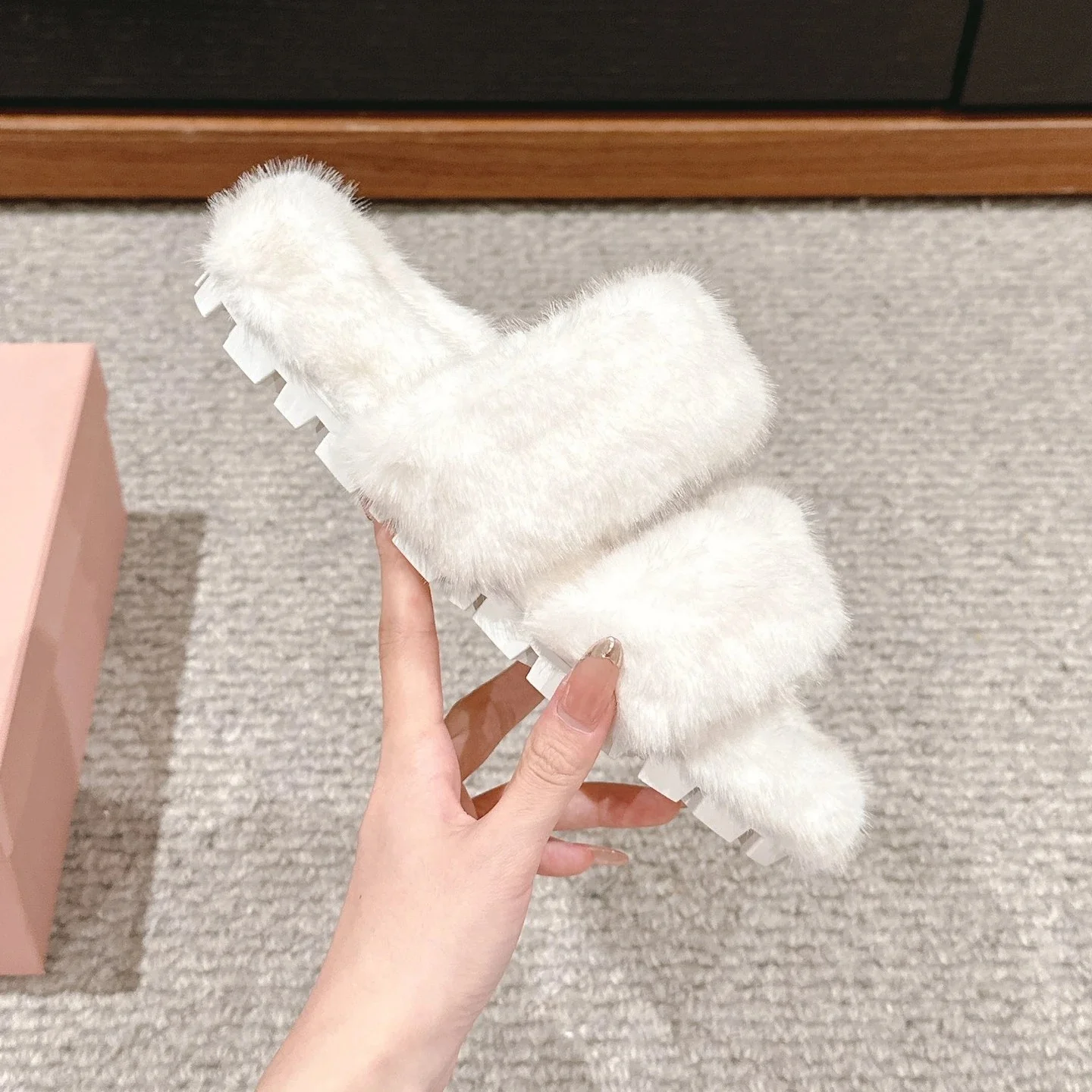 

Женские меховые тапочки OEIN: новые модные плюшевые зимние тапочки-шлепанцы для женщин, повседневные, на плоской подошве, однотонные, из меха норки