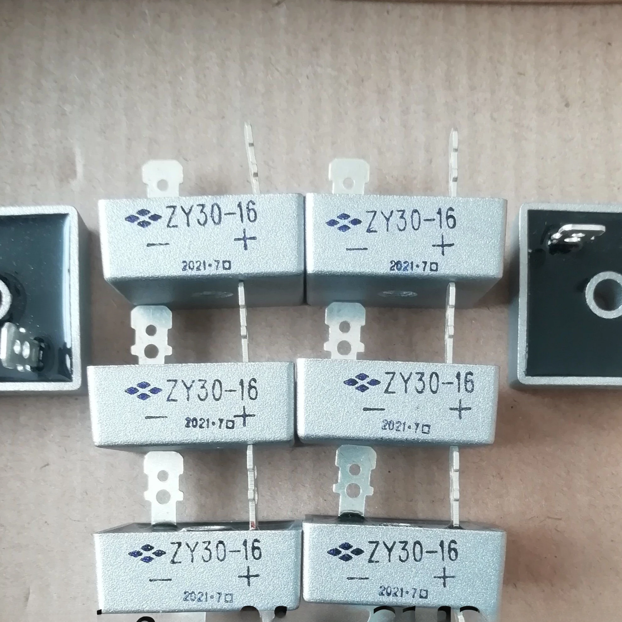 10pcs Rectifier control module : ZY30-16 30A 1600V / ZY30 30A (29*29)