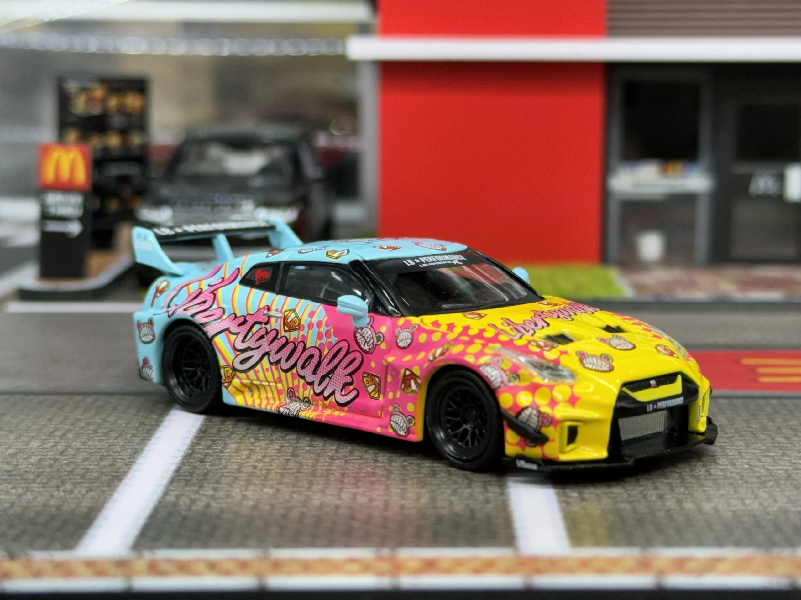 

Литой под давлением масштаб 1:64 TSM MINIGT 1:64 Nissan LBWK GTR R35 KUMA, модель автомобиля из сплава, Коллекционная игрушка, подарок, сувенир, украшение для дисплея