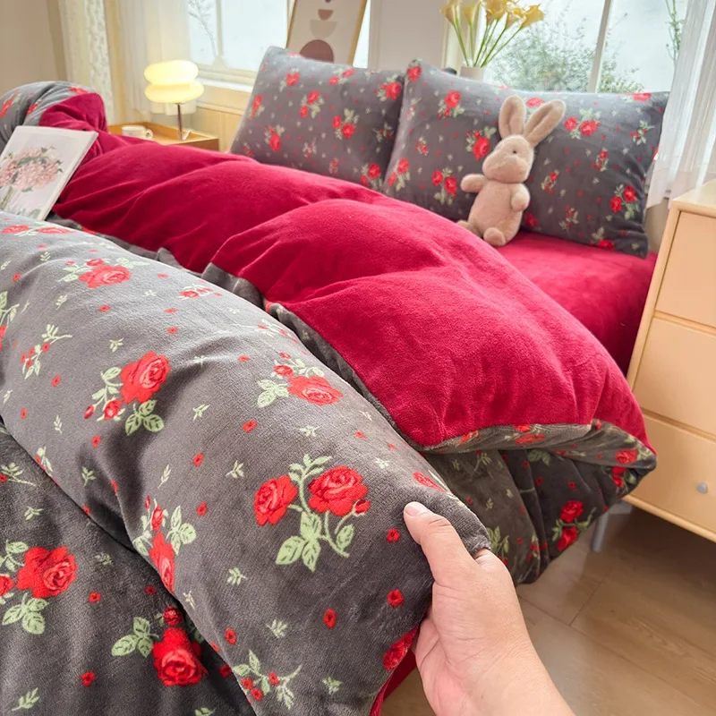 High-end milk fleece four-piece set, bed sheet quilt cover, autumn heat storage warm fleece bedding three-piece set