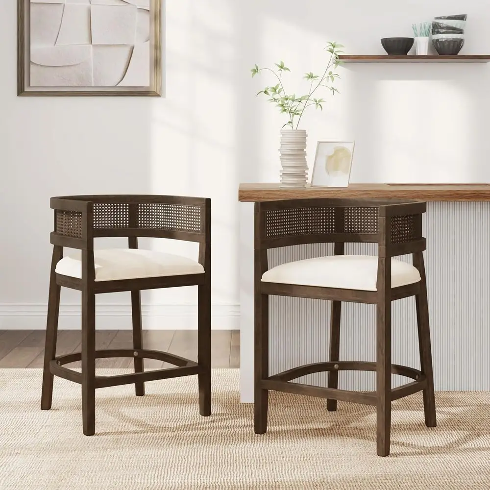 

Мягкие барные стулья с подлокотниками, спинкой из ротангового плетения, мягким сиденьем, в переходном стиле, для кухонного острова и обеденной зоны